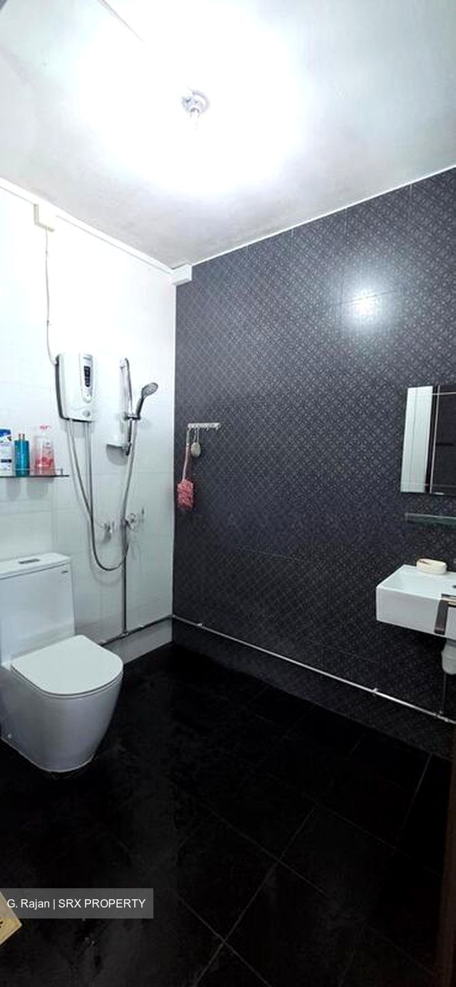 Blk 221 Kovan Green (Hougang), HDB Executive #524841541
